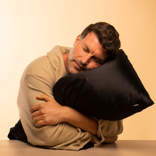 Brightly Labs® King Envelope Silk Pillowcase - Experience luxury with clinically proven Mulberry Silk for hair and skin benefits. Organic and hypoallergenic, with silver-infused fabric for a refreshing, restful sleep