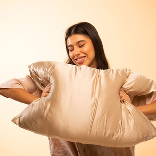 Brightly Labs® King Envelope Silk Pillowcase - Experience luxury with clinically proven Mulberry Silk for hair and skin benefits. Organic and hypoallergenic, with silver-infused fabric for a refreshing, restful sleep