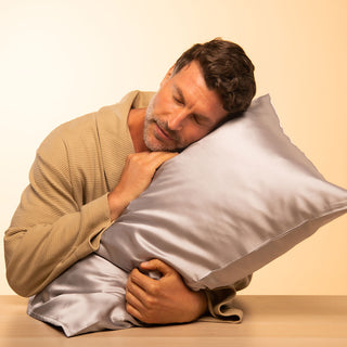 Brightly Labs® King Envelope Silk Pillowcase - Experience luxury with clinically proven Mulberry Silk for hair and skin benefits. Organic and hypoallergenic, with silver-infused fabric for a refreshing, restful sleep