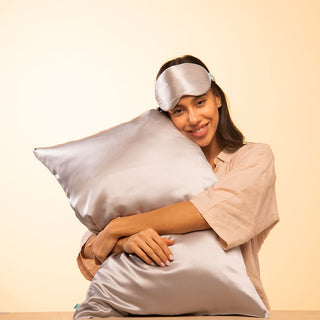 Brightly Labs® Luxurious Silk Pillowcase with Antibacterial Silver Ions - 22 Momme Mulberry Silk for Premium Comfort, Dermatologist Approved, Odor-Resistant, Anti-Dust Mite, Acne Prevention, Skin's Collagen Retention, Silk Benefits for Hair and Skin, Silk Eyemask, Neat Stitches, Silk Quilt, Best Silk Pillowcase, Blissy Mulberry Silk Pillowcase, Kitsch Silk Pillowcase, King Silk Pillowcase - Enhance Your Sleep Experience with Brightly Labs® Silk Collection